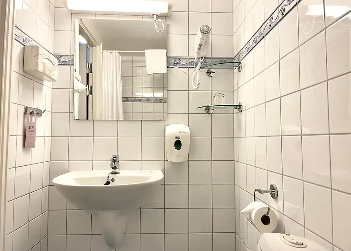 Budget Single Room